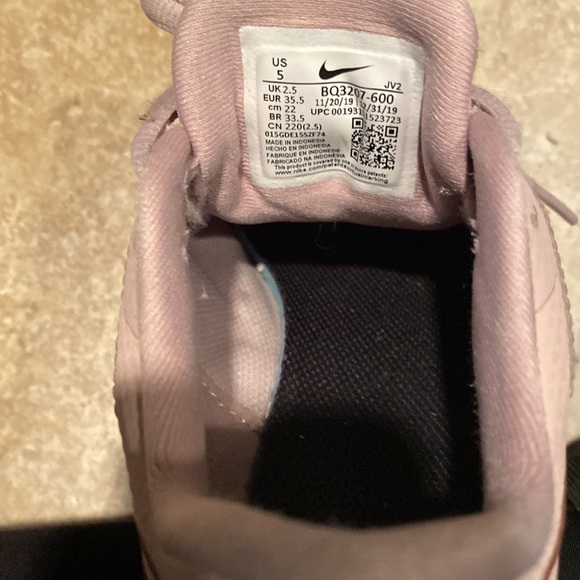 Gently used Nike - Picture 6 of 6